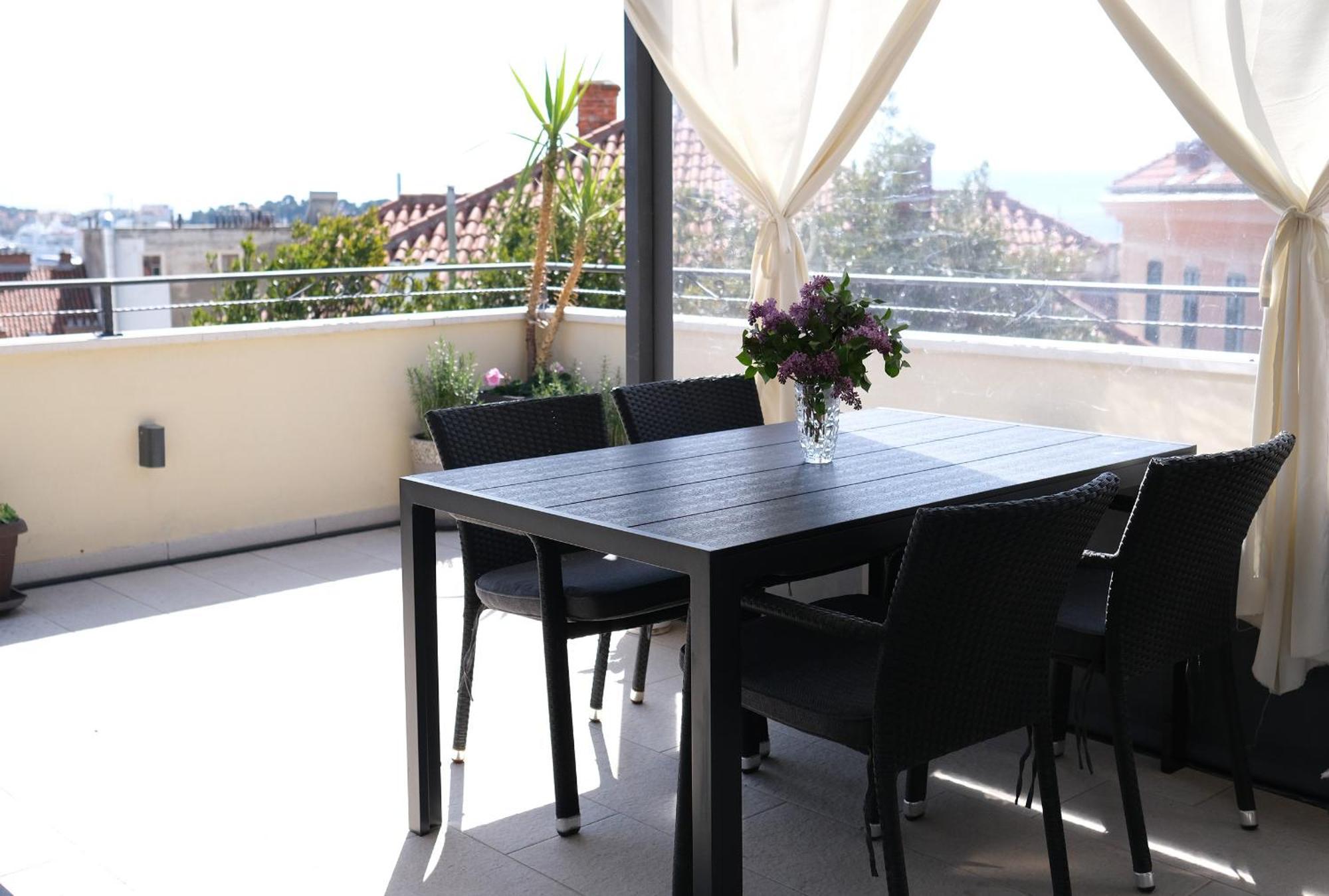Prime Location Penthouse Apt With A Large Terrace Split Ngoại thất bức ảnh