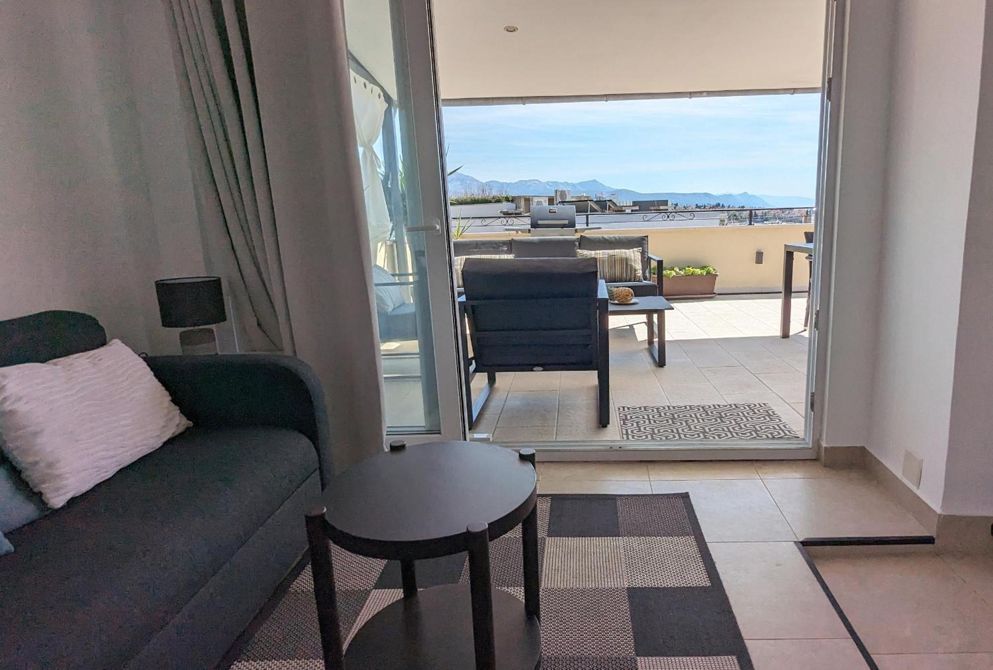 Prime Location Penthouse Apt With A Large Terrace Split Ngoại thất bức ảnh