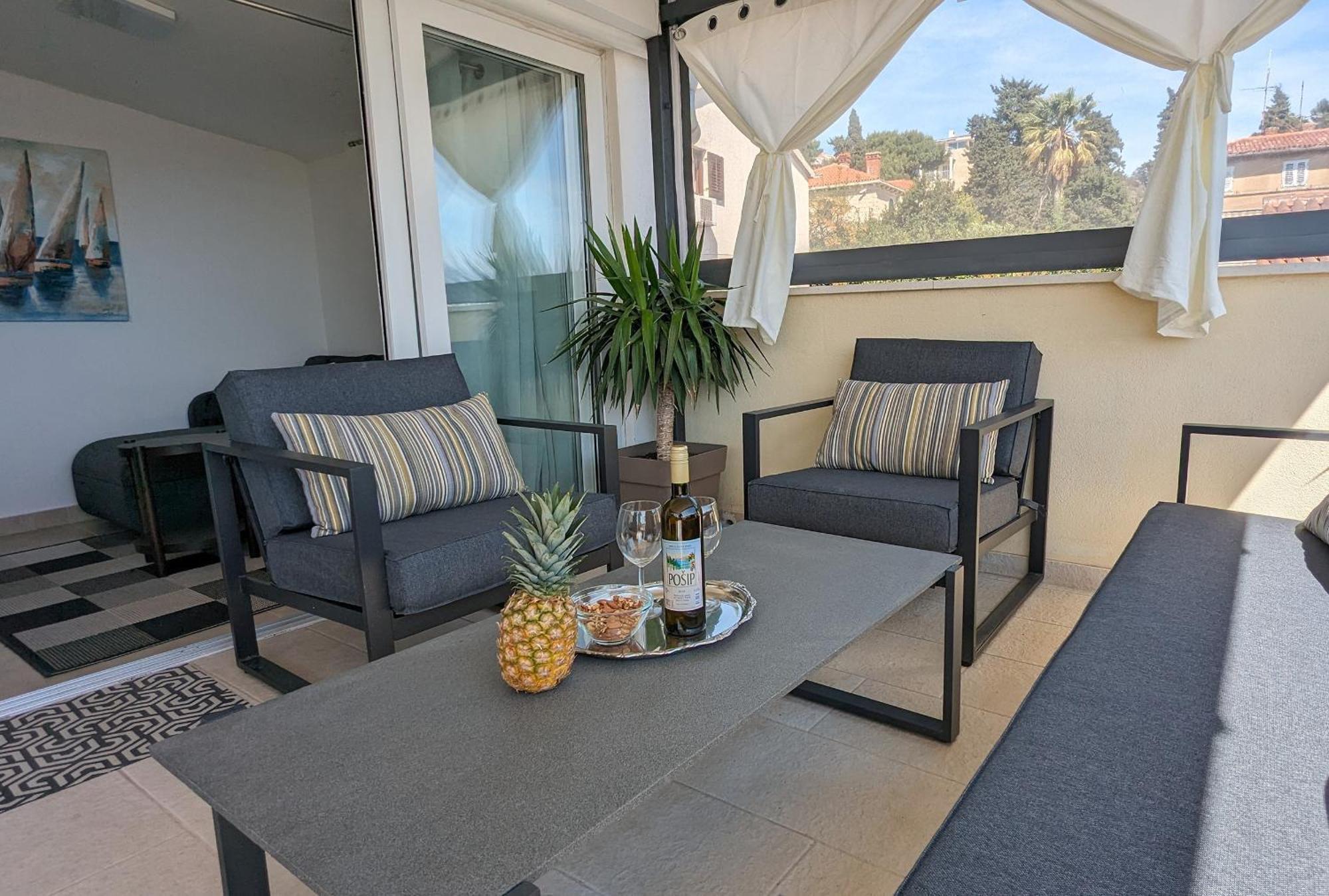 Prime Location Penthouse Apt With A Large Terrace Split Ngoại thất bức ảnh